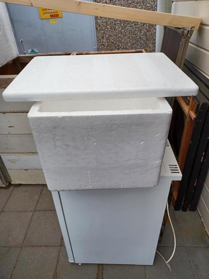 EPS Koelbox - Dozen, Doe-het-zelf en Verbouw, Kratten en Dozen, Gebruikt, Krat, Minder dan 35 cm, Ophalen