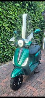 Groene scooter met gele kentekenplaat, Ophalen of Verzenden, Zo goed als nieuw, Benzine