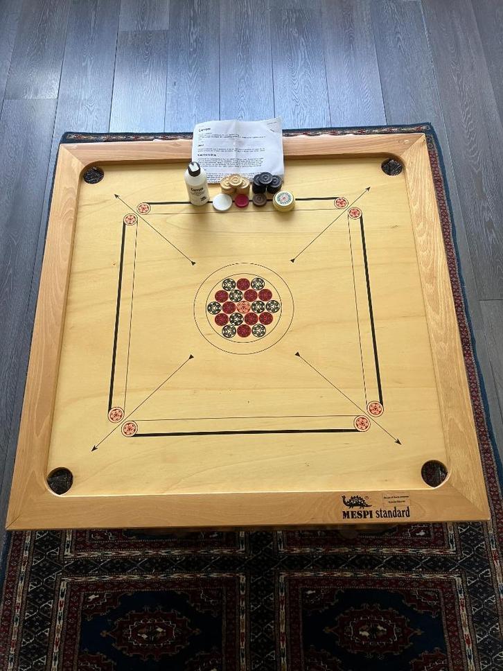 Carrom vingerbiljart met toebehoren, Hobby en Vrije tijd, Gezelschapsspellen | Bordspellen, Zo goed als nieuw, Een of twee spelers