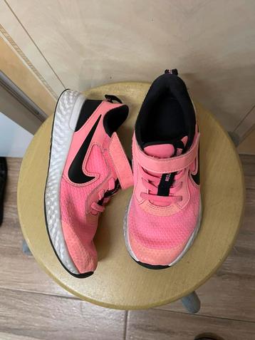 Nike Revolution RUNNING maat 30 beschikbaar voor biedingen