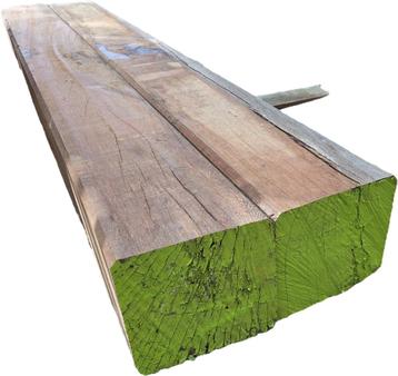 2 Hardhouten palen / balken   22x23 cm - nr: HB777 beschikbaar voor biedingen