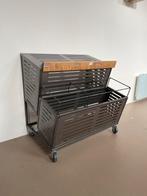 Metalen brood rek met houten blad, Zakelijke goederen, Kantoor en Winkelinrichting | Winkel en Inventaris, Ophalen