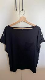 Zwarte top met ronde hals en borstzak, Zwart, Maat 46/48 (XL) of groter, Ophalen of Verzenden, Zo goed als nieuw