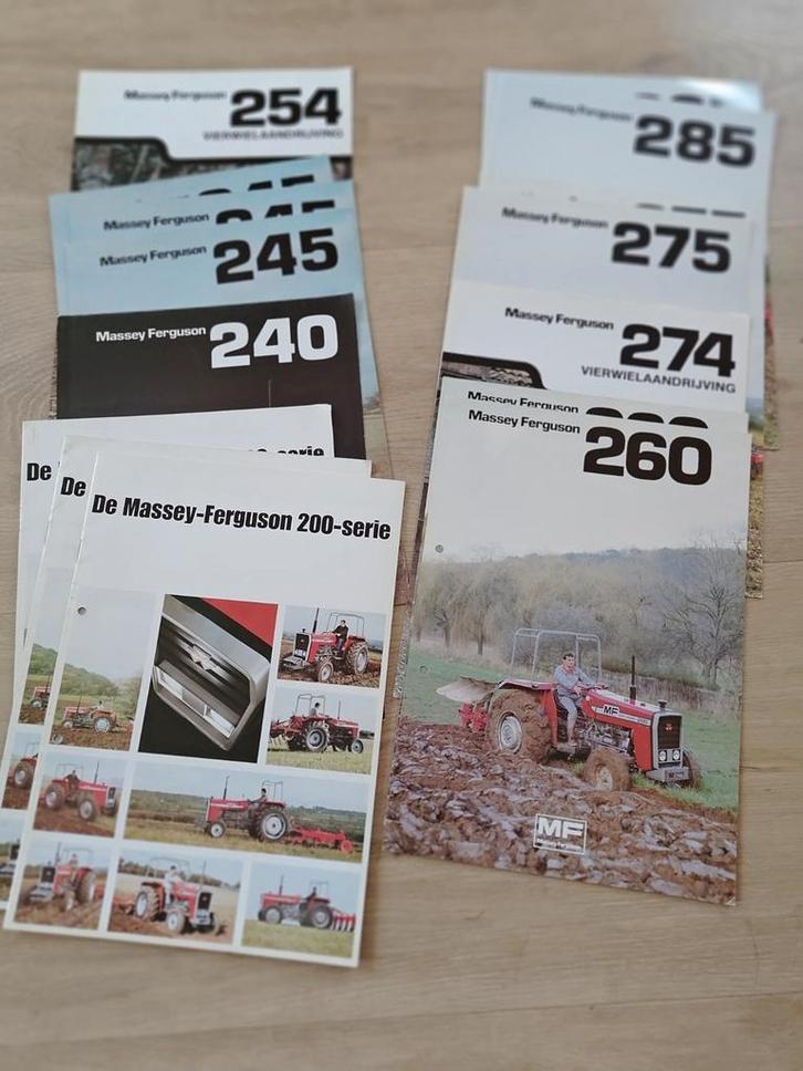 Folders Massey Ferguson 200-serie trekkers, Boeken, Catalogussen en Folders, Gelezen, Ophalen of Verzenden