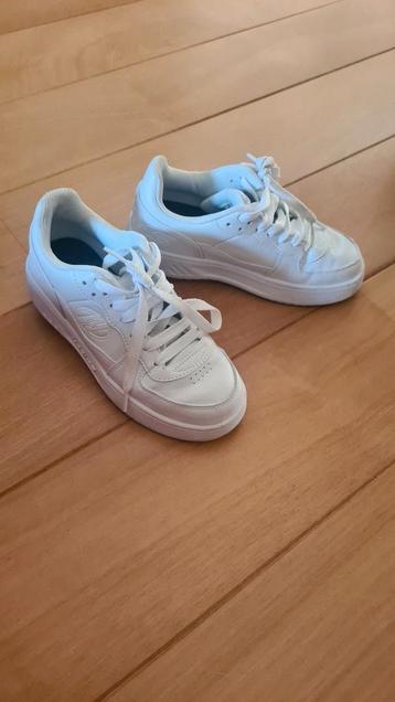 Originele bijna nieuwe Heelys wit maat 35 beschikbaar voor biedingen