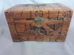 Houten Chinese kist met sierwerk, Antiek en Kunst, Ophalen of Verzenden