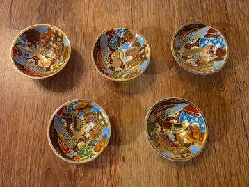 Chinees porseleinen schaaltjes voor nootjes o.i.d beschikbaar voor biedingen