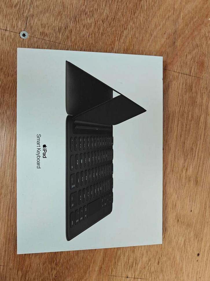 Apple MX3L2N/A, Computers en Software, Tablet-hoezen, Zo goed als nieuw, Bescherming voor- en achterkant, 10 inch, Ophalen of Verzenden