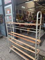 Stokbrood karren uit franse bakkerij, Ophalen