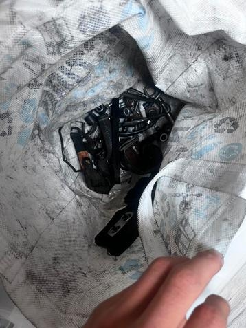 Veel piaggio onderdelen zie je wat stuur me berixhf beschikbaar voor biedingen