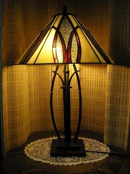 Stijlvolle tafellamp met bijpassende voet, Huis en Inrichting, Lampen | Tafellampen, Zo goed als nieuw, Minder dan 50 cm, Glas