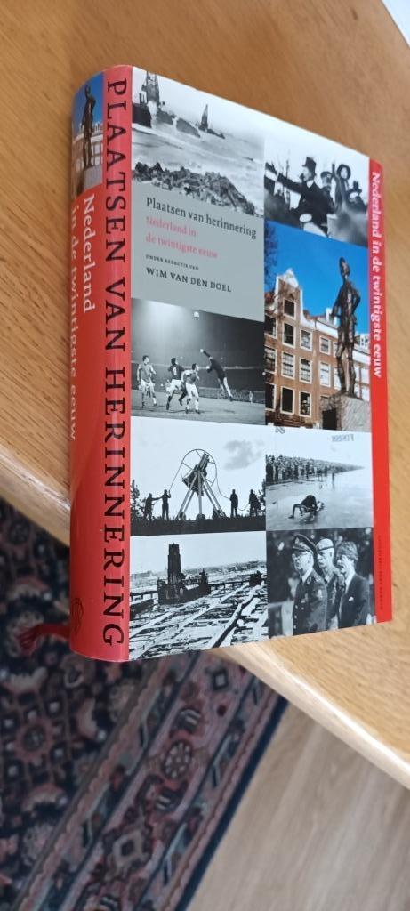 Plaatsen van herinnering - Nederland in de twintigste eeuw, Boeken, Geschiedenis | Vaderland, Gelezen, 20e eeuw of later, Ophalen of Verzenden