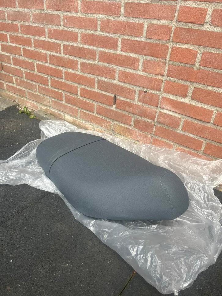 Gilera runner zadel NIEUW, Motoren, Tuning en Styling, Ophalen of Verzenden