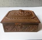 oude messing doosje bloemmotief, Antiek en Kunst, Antiek | Koper en Brons, Ophalen of Verzenden