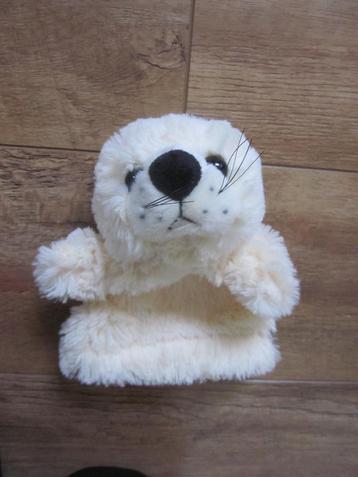 Delta Products roomwit superzacht pluche handpop zeehond beschikbaar voor biedingen