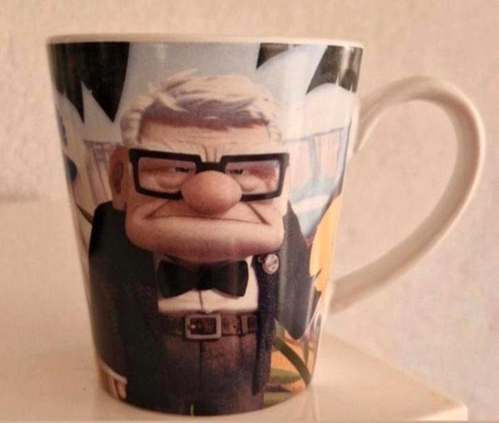 Beker Pixar UP, Huis en Inrichting, Keuken | Servies, Zo goed als nieuw, Kop(pen) en/of Schotel(s), Overige stijlen, Ophalen of Verzenden
