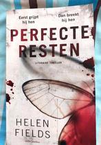 Thrillers van Helen Fields, Ophalen, Zo goed als nieuw, Helen Fields