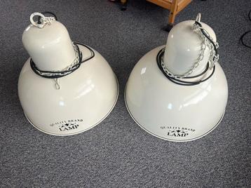 2 witte Hanglampen - wit metaal - Industriële look beschikbaar voor biedingen