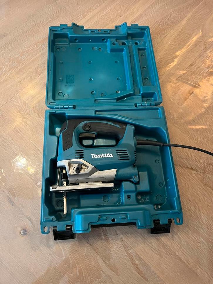 Makita Decoupeerzaag JV0600K – In zeer goede staat, Doe-het-zelf en Verbouw, Gereedschap | Zaagmachines, Zo goed als nieuw, Decoupeerzaag