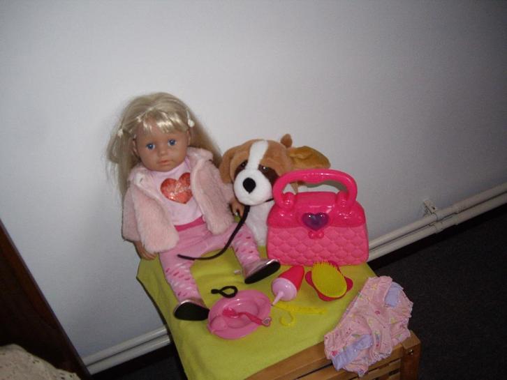 baby born grote zus met acc + hondje, Kinderen en Baby's, Speelgoed | Poppen, Zo goed als nieuw, Babypop, Ophalen of Verzenden