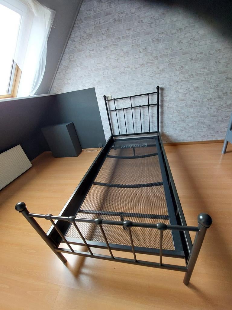 Zwart metalen eenpersoons ledikant met auping spiraalbodem, Ophalen, Gebruikt, 90 cm, Eenpersoons