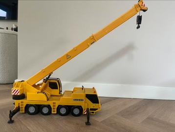 Liebherr kraanwagen beschikbaar voor biedingen