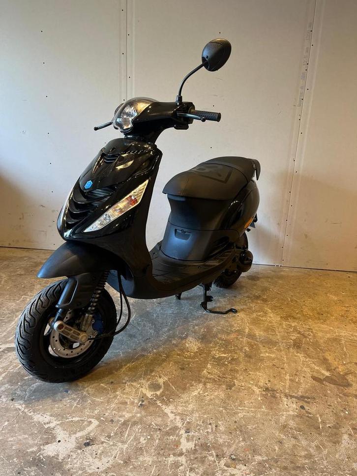 Piaggio zip sp H2O | Brom | 2 takt | 2004 | inruil mogelijk, Fietsen en Brommers, Scooters | Piaggio, Zo goed als nieuw, Zip, Maximaal 45 km/u