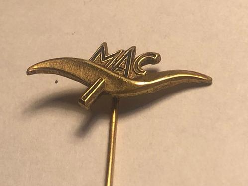 Metalen MAC Speld (Zwart/Messingkleur)., Verzamelen, Speldjes, Pins en Buttons, Zo goed als nieuw, Speldje of Pin, Transport, Verzenden