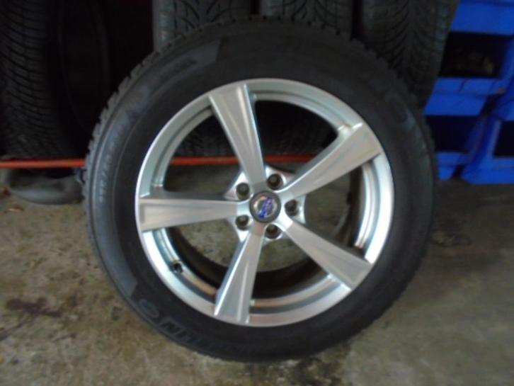 set org.velgen & michelin winterbanden volvo xc60 t/m 2017, Auto-onderdelen, Banden en Velgen, Banden en Velgen, Winterbanden