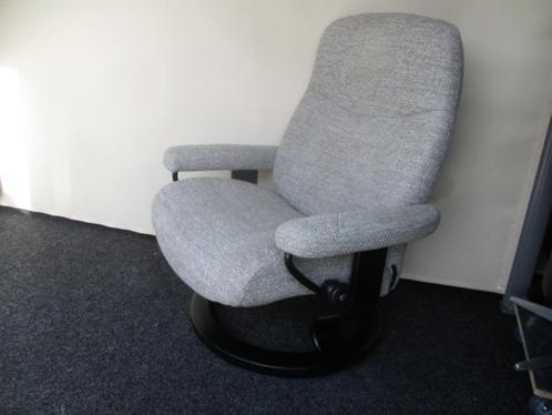 NIEUWSTAAT  Stressless Consul comfort relax fauteuil grijs, Huis en Inrichting, Fauteuils, Zo goed als nieuw, Hout, Metaal, Stof