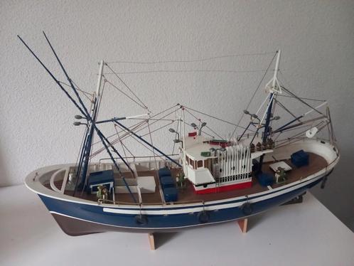 Vissersboot blauw 62 cm  zelf gemaakt, Hobby en Vrije tijd, Modelbouw | Boten en Schepen, Zo goed als nieuw, Overige merken, Ophalen