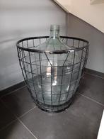 Glazen wijnvat in ijzeren korf, Ophalen, Gebruikt