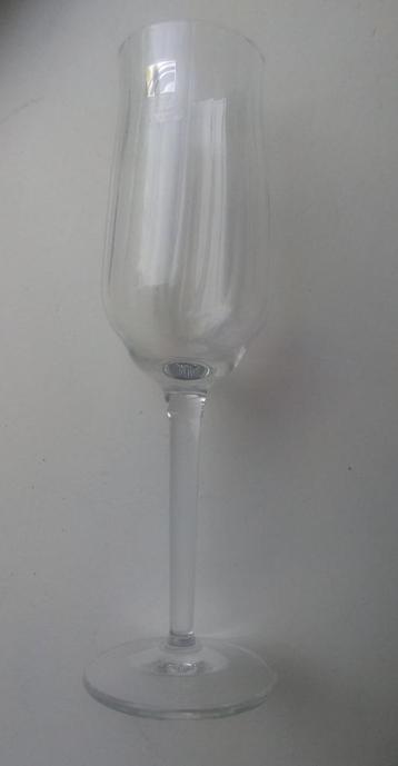 Champagne glas geribbelde Kelk beschikbaar voor biedingen