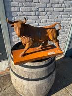 Stoere gietijzeren stier op plateau, Ophalen of Verzenden