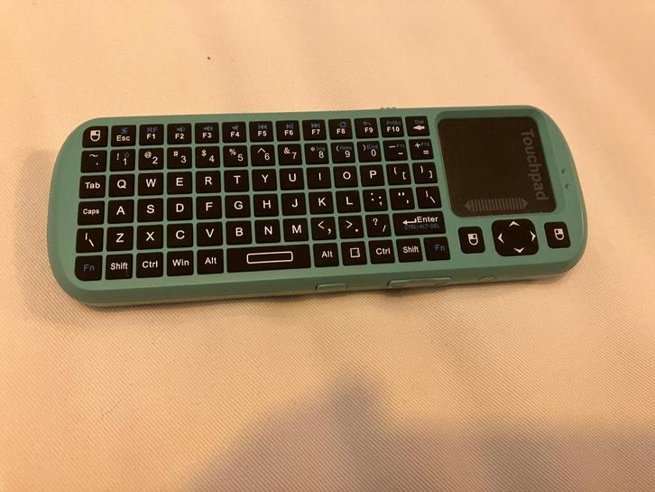 Mini Bluetooth Keyboard voor Media Center of PI - ZIEN LEUK, Computers en Software, Toetsenborden, Zo goed als nieuw, Ophalen of Verzenden