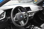 BMW 1 Serie 118i Executive M Sport Automaat / Panoramadak /, Gebruikt, Blauw, Origineel Nederlands, 3 cilinders