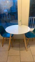 Maison du Monde ronde eettafel (90cm) met 2 designstoelen, Huis en Inrichting, 50 tot 100 cm, Rond, Zo goed als nieuw, Vier personen