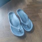 Foam slippers maat 44/45 grijs €2, Kleding | Heren, Schoenen, Ophalen of Verzenden, Overige kleuren