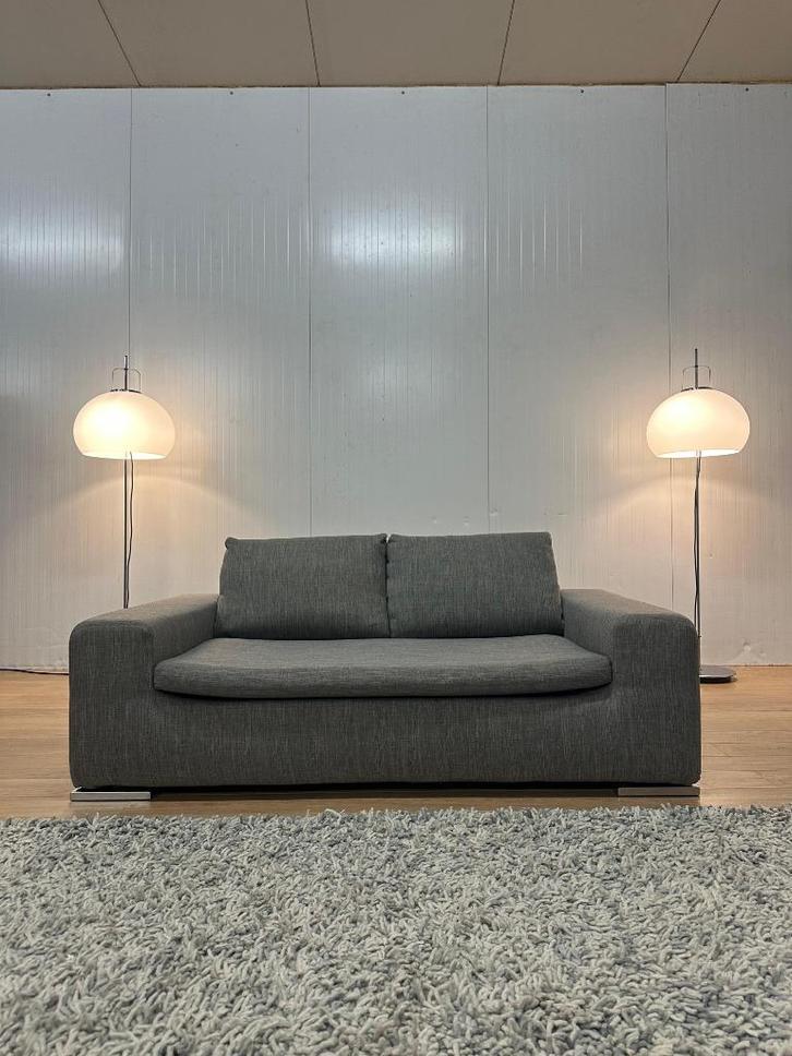 REFURBISHED Minotti Moore 2-Zits Bank Grijs - NP: €5.000, Huis en Inrichting, Banken | Bankstellen, Zo goed als nieuw, Rechte bank