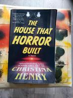 BOEK-THE HOUSE THAT HORROR BUILT-CHRISTINA HENRY (HORROR), Gelezen, Fictie, Christina Henry, Ophalen of Verzenden