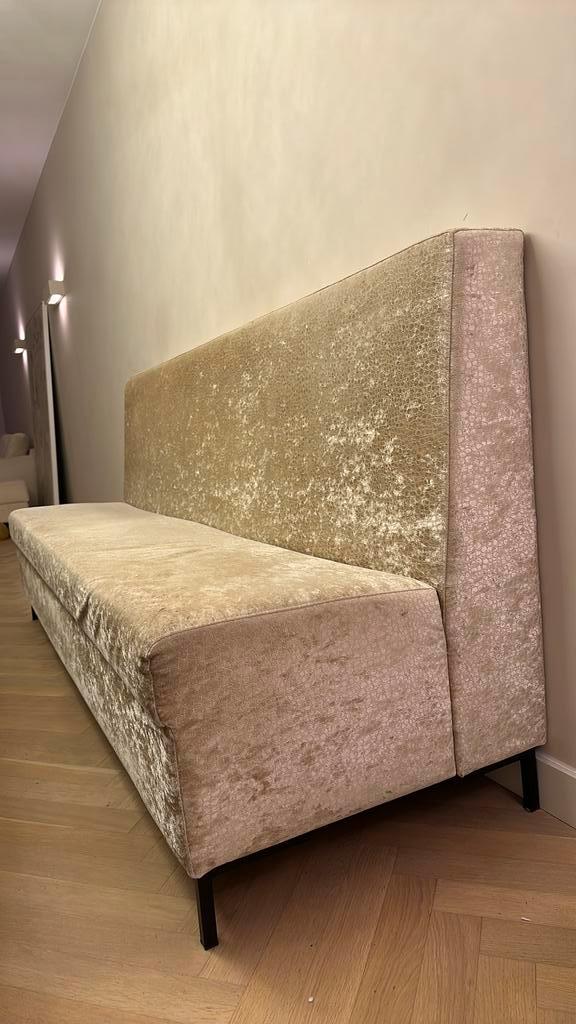 Maatwerk eetbank - fluweel krokodil in zacht goud, Huis en Inrichting, Banken | Sofa's en Chaises Longues, Zo goed als nieuw, Stof