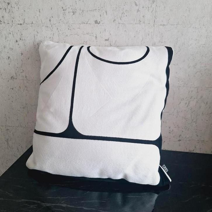 Prachtig kussen nieuw Sabrosa Eichholtz hotel chic, Huis en Inrichting, Woonaccessoires | Kussens, Nieuw, Wit, Vierkant, Ophalen of Verzenden