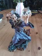 Beeld van tovenaar met glazen bol handgeschilderd, Verzamelen, Beelden en Beeldjes, Ophalen of Verzenden, Zo goed als nieuw, Dier