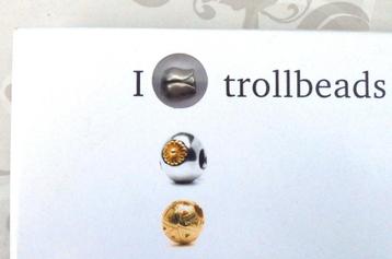 een prachtig  boek( nieuw) met zilveren tulp van beschikbaar voor biedingen