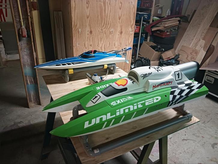 2x rc boot +zenoah 300 pum + hardware, Hobby en Vrije tijd, Modelbouw | Boten en Schepen, Gebruikt, Ophalen