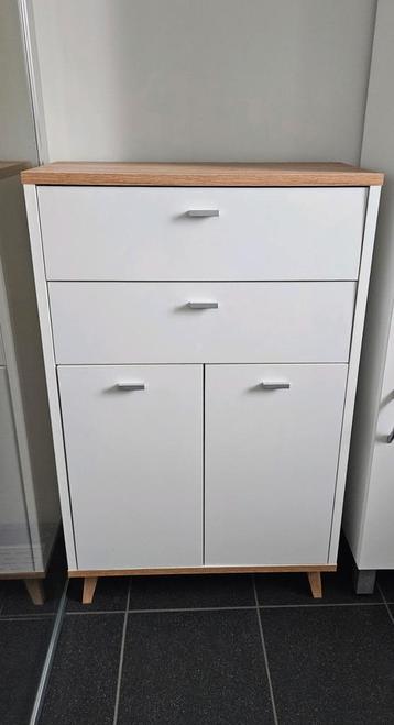 Badkamer meubel l 60x b 28 x h96 cm  beschikbaar voor biedingen
