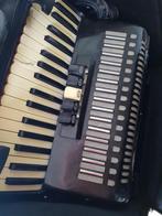 accordeon 72 bassen 5 registers, Muziek en Instrumenten, Gebruikt, 72-bas, Toetsaccordeon, Met riemen