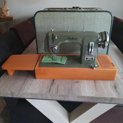 anker naaimachine uit de jaren 1955 in originele koffer, Hobby en Vrije tijd, Naaimachines en Toebehoren, Gebruikt, Naaimachine