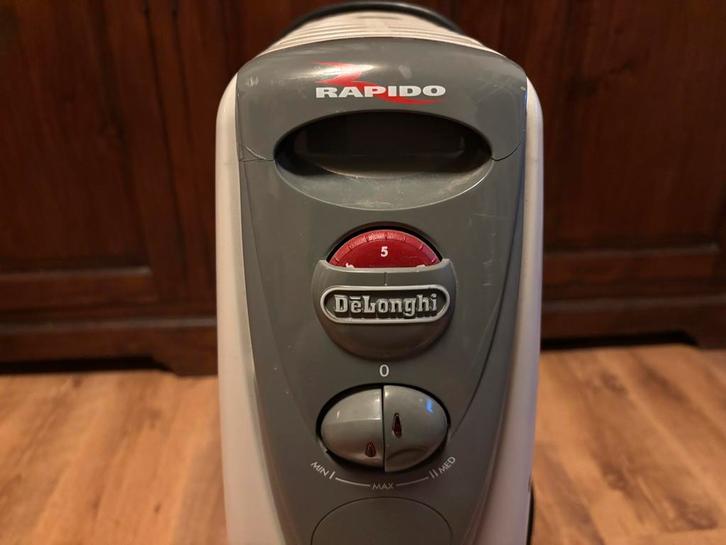 De'Longhi Rapido Oliegevulde Radiator - Goede Staat, Huis en Inrichting, Kachels, Gebruikt, Vrijstaand, Oliekachel, Elektrisch