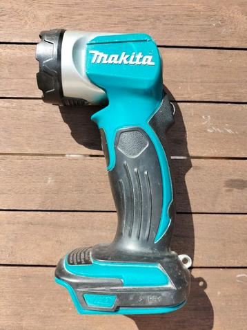 Makita DML802 LED Lamp Body 18 Volt beschikbaar voor biedingen